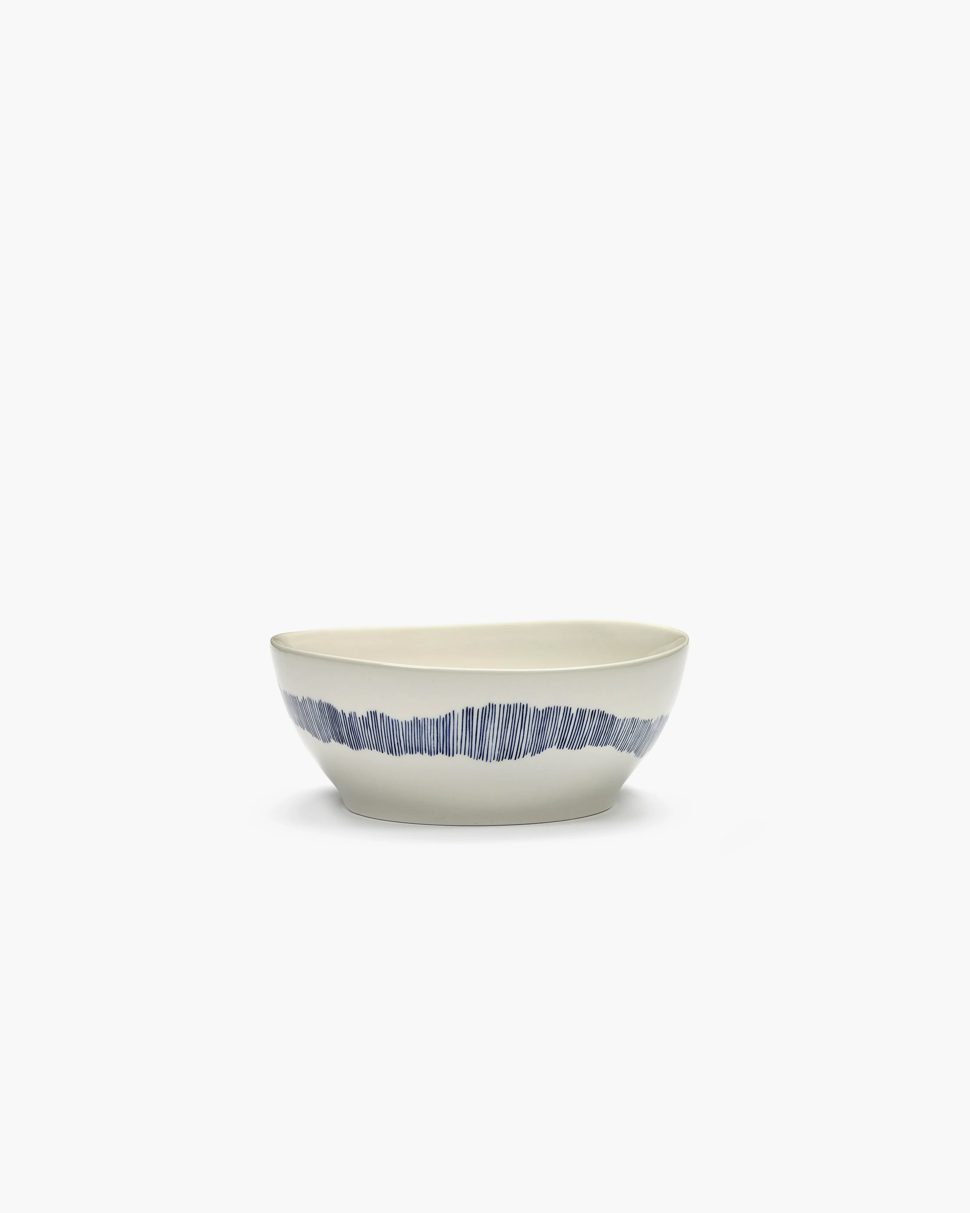 Bowl L white swirl - blue stripes Feast