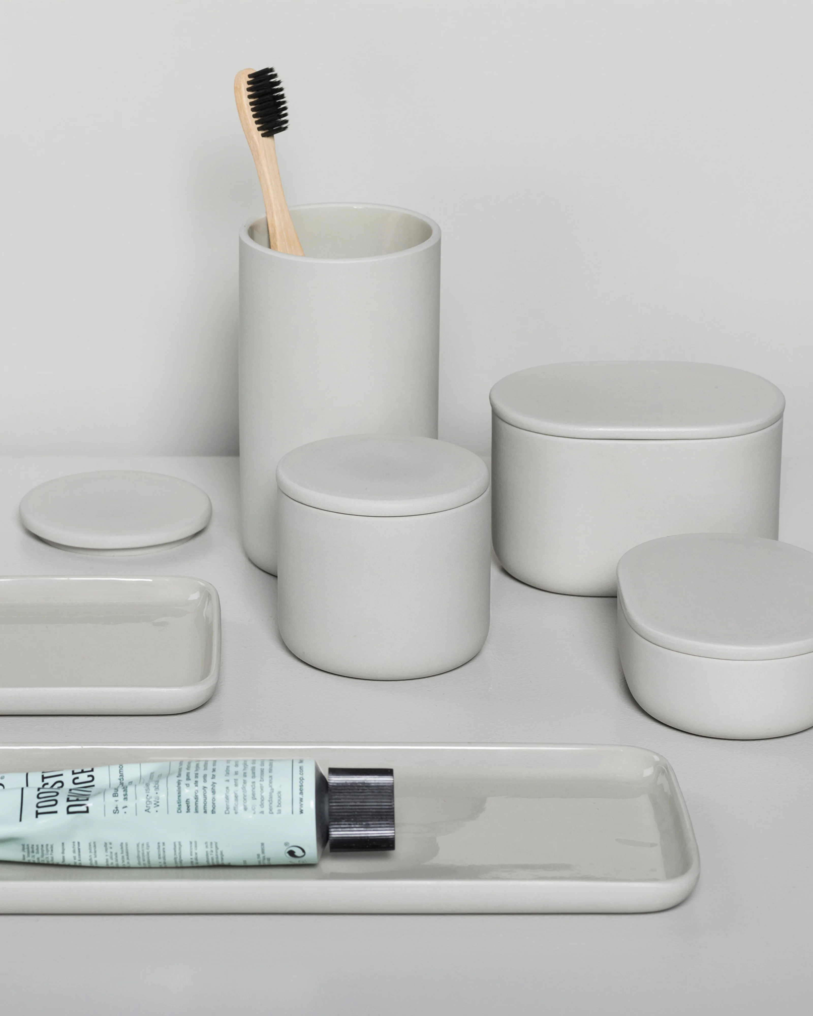 Box with lid oval S beige Cose - Image 3