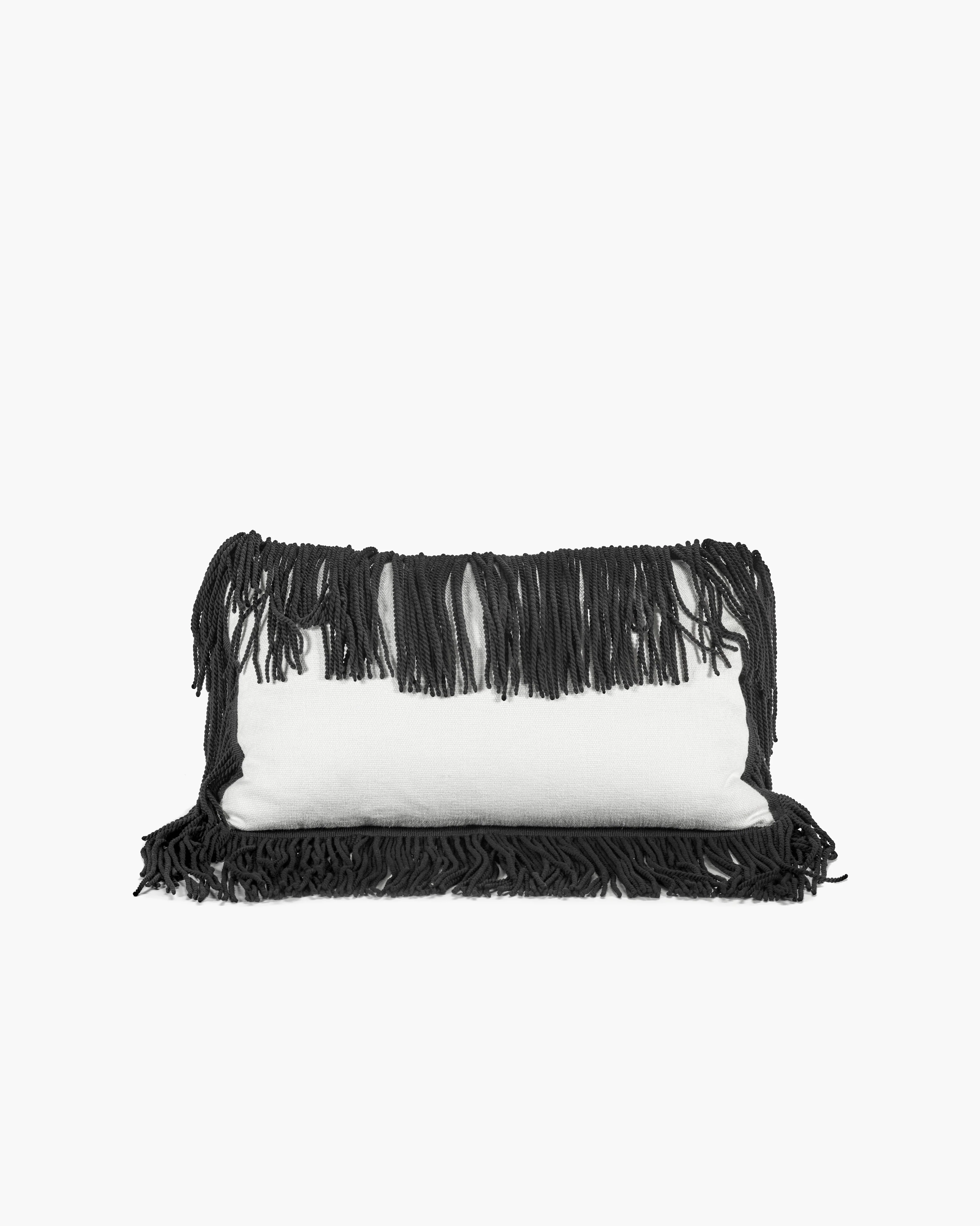 Extra cushion white with black fringes Frou - Image 2