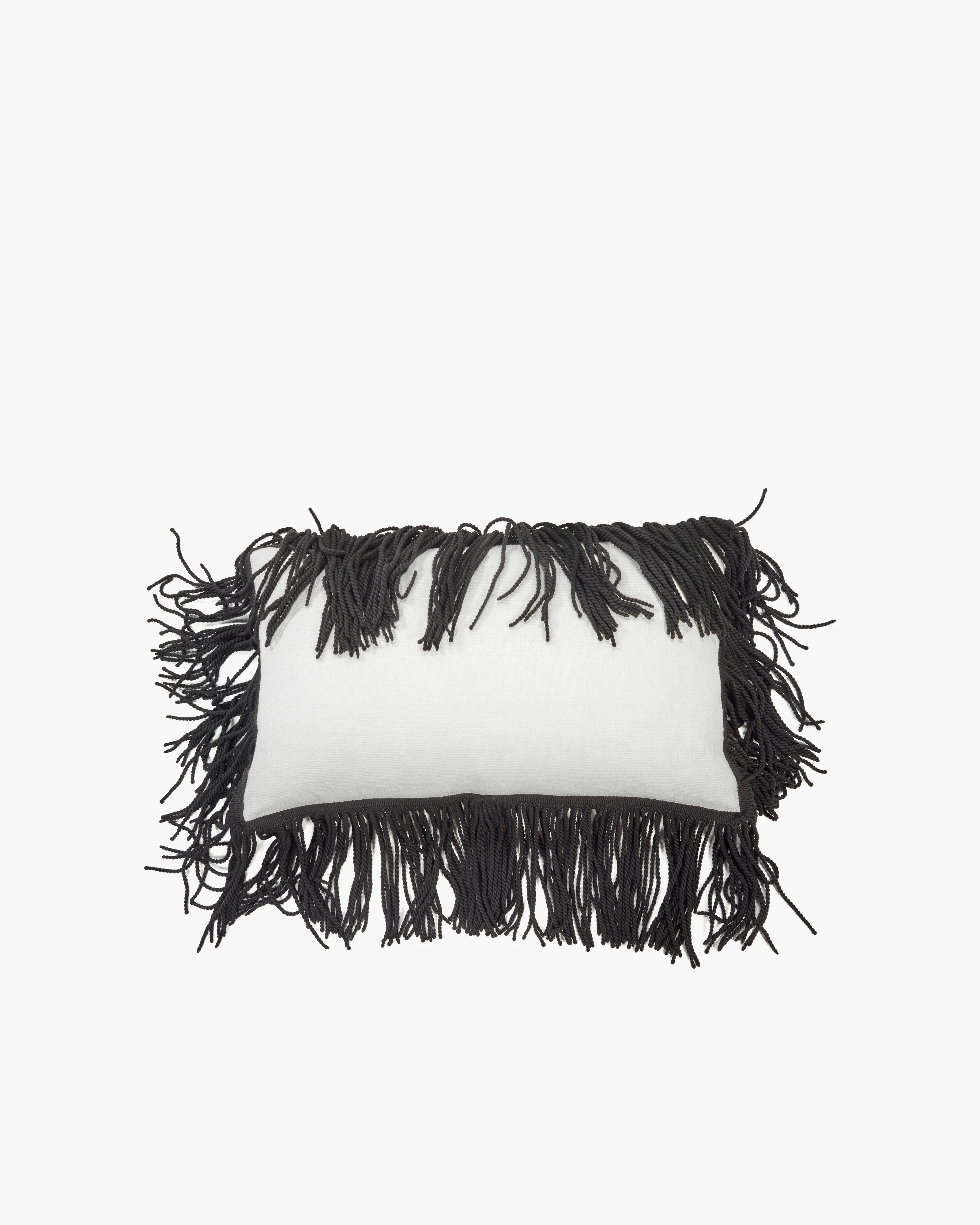 Extra cushion white with black fringes Frou - Image 3