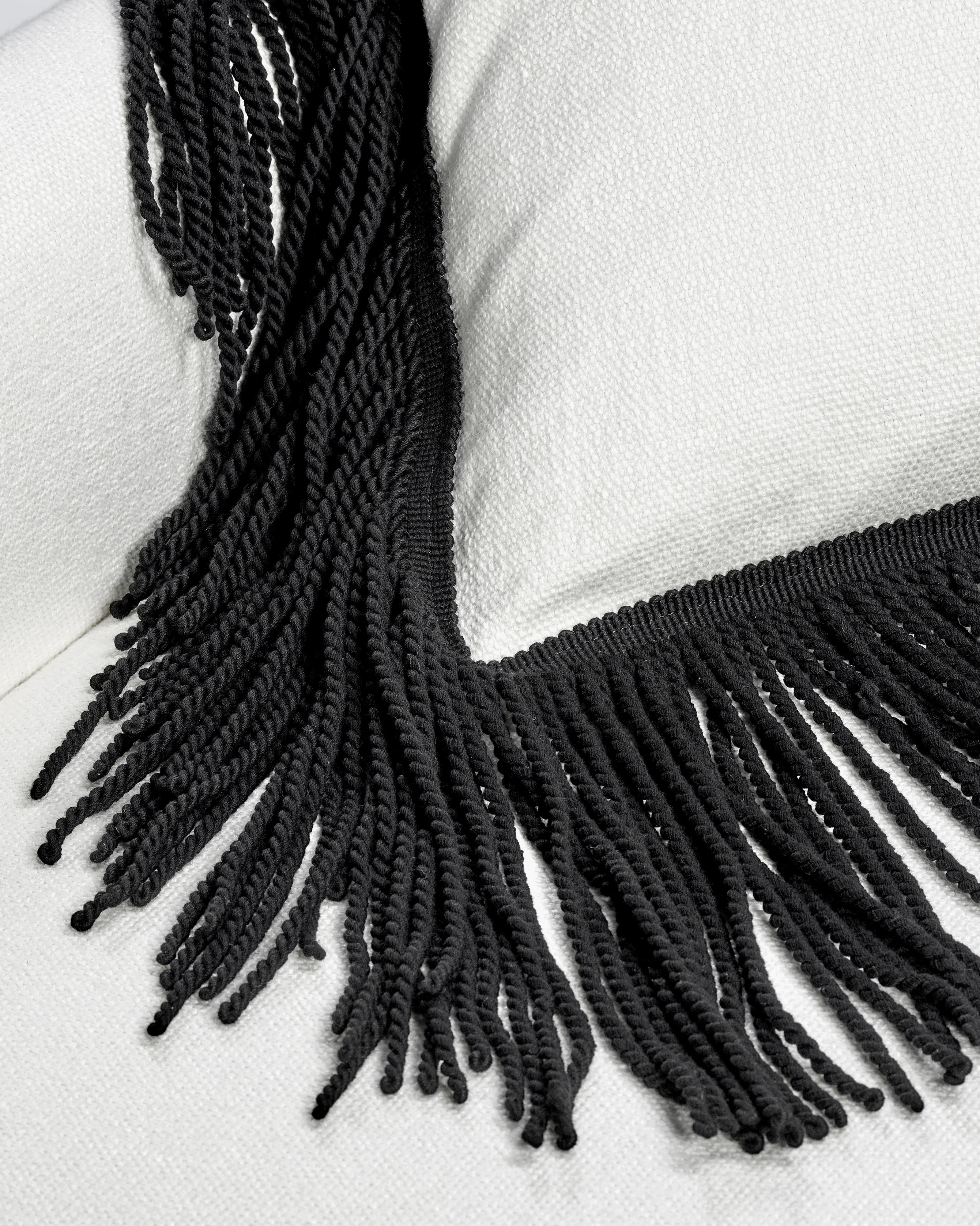 Extra cushion white with black fringes Frou - Image 5