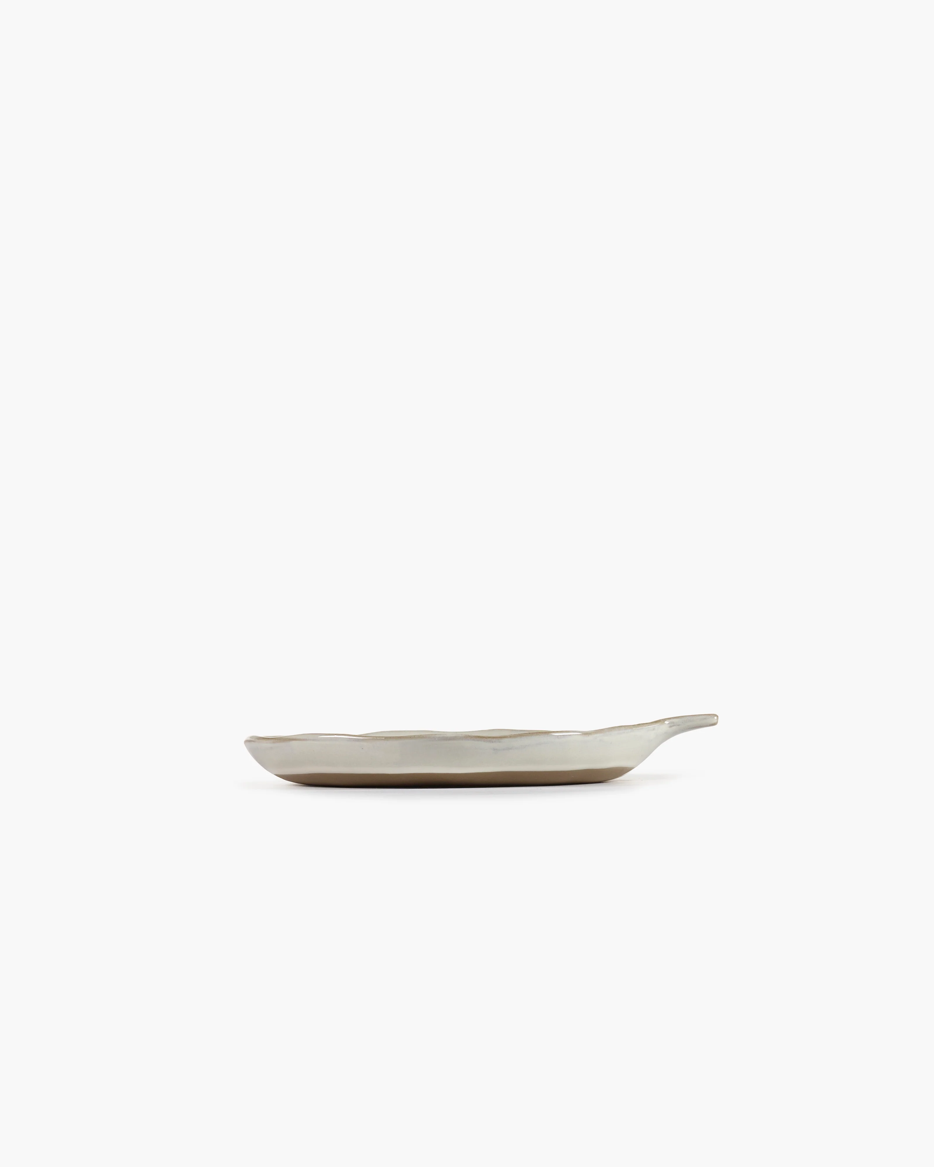 Plate with handle off-white La Mère - Image 2