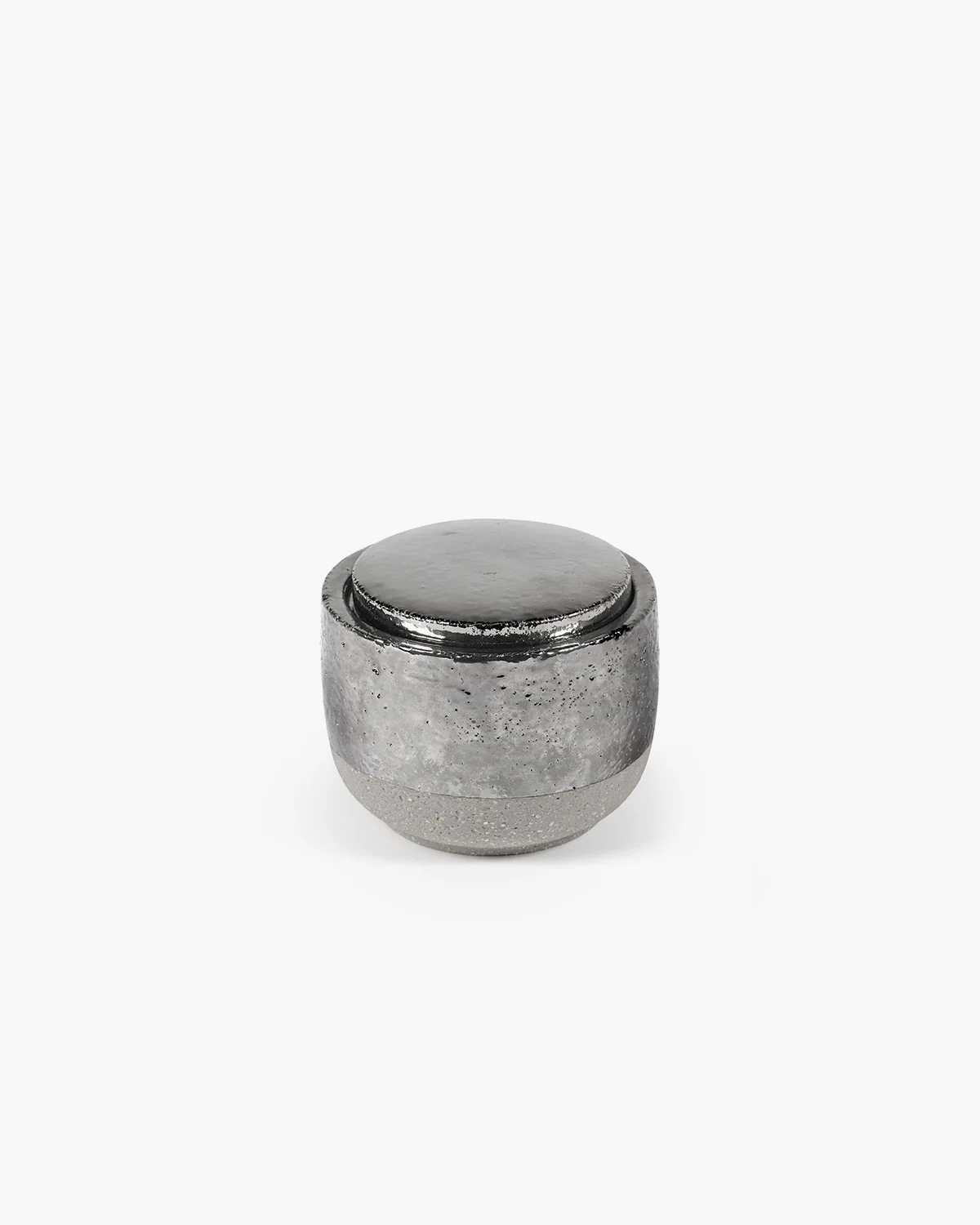 Scented candle M silver Smoked Jasmine