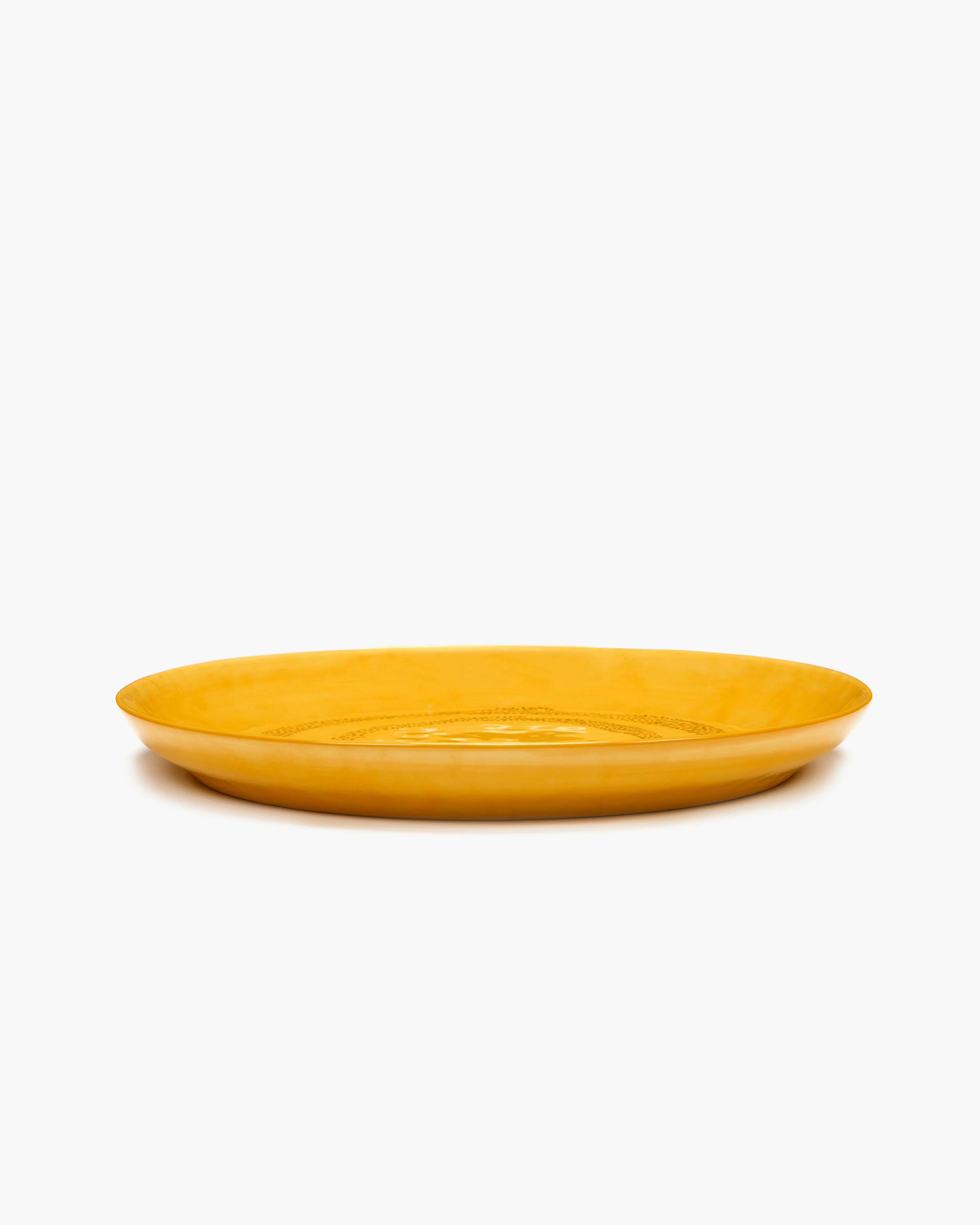 Serving plate S yellow - black dots Feast - Image 2