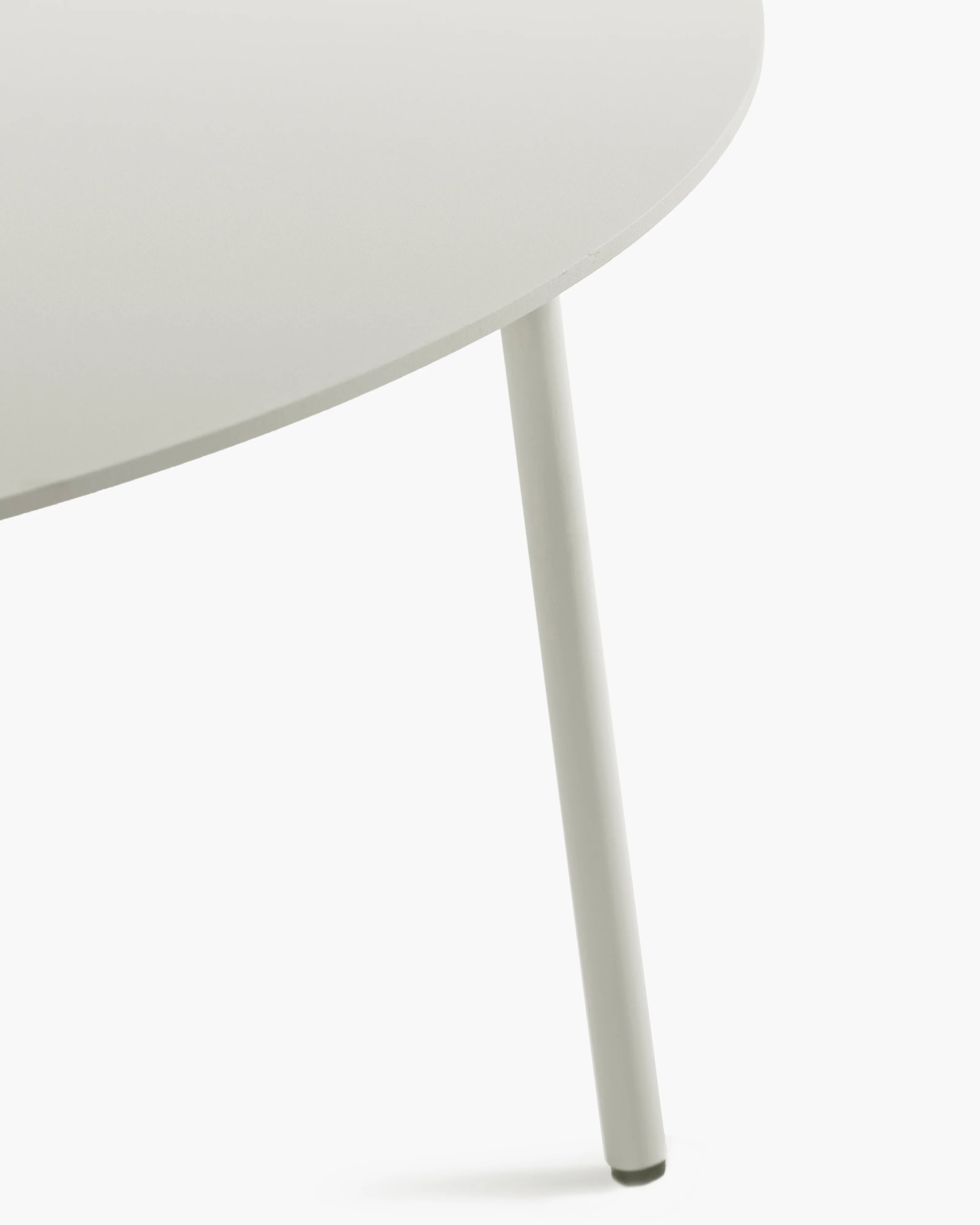 Side table round XL aluminium sand August - Image 4