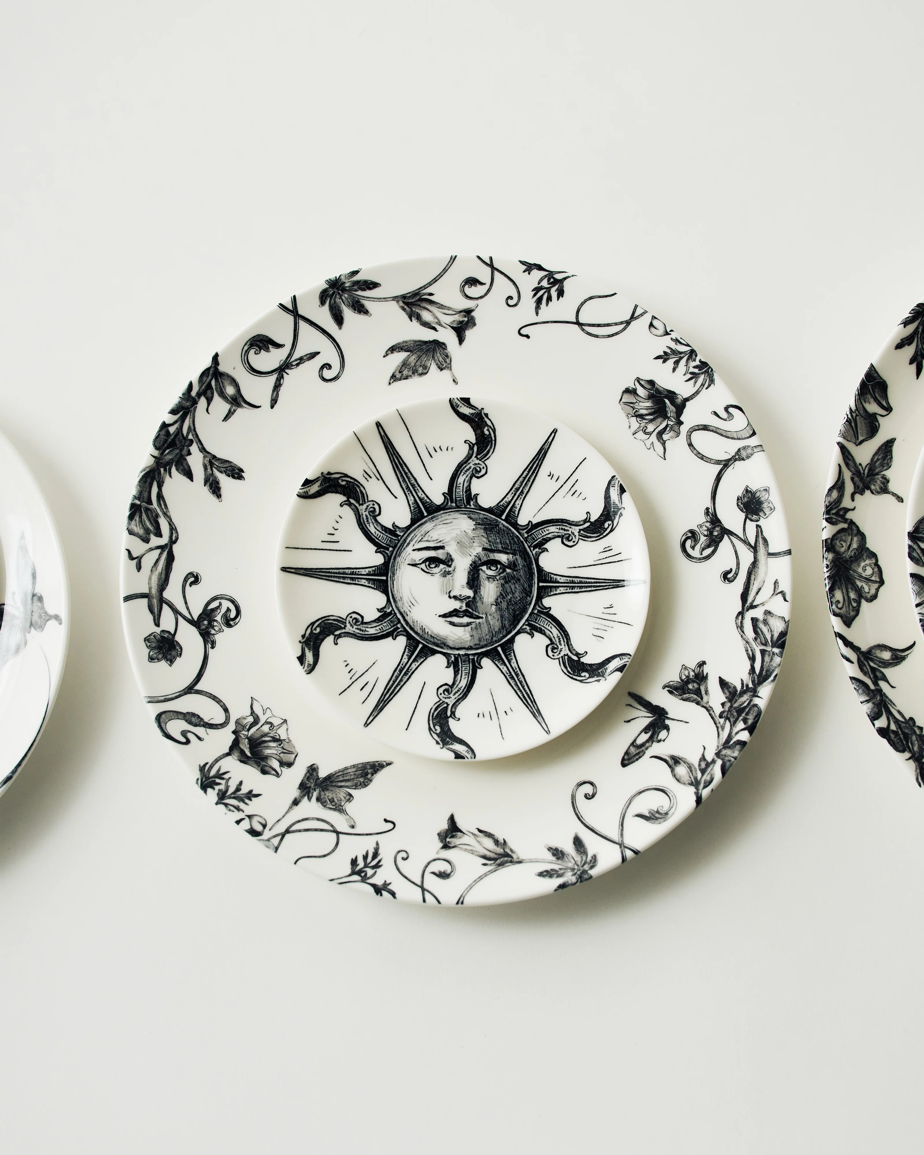 Starter plate floral fantasy white - black Unity - Image 2