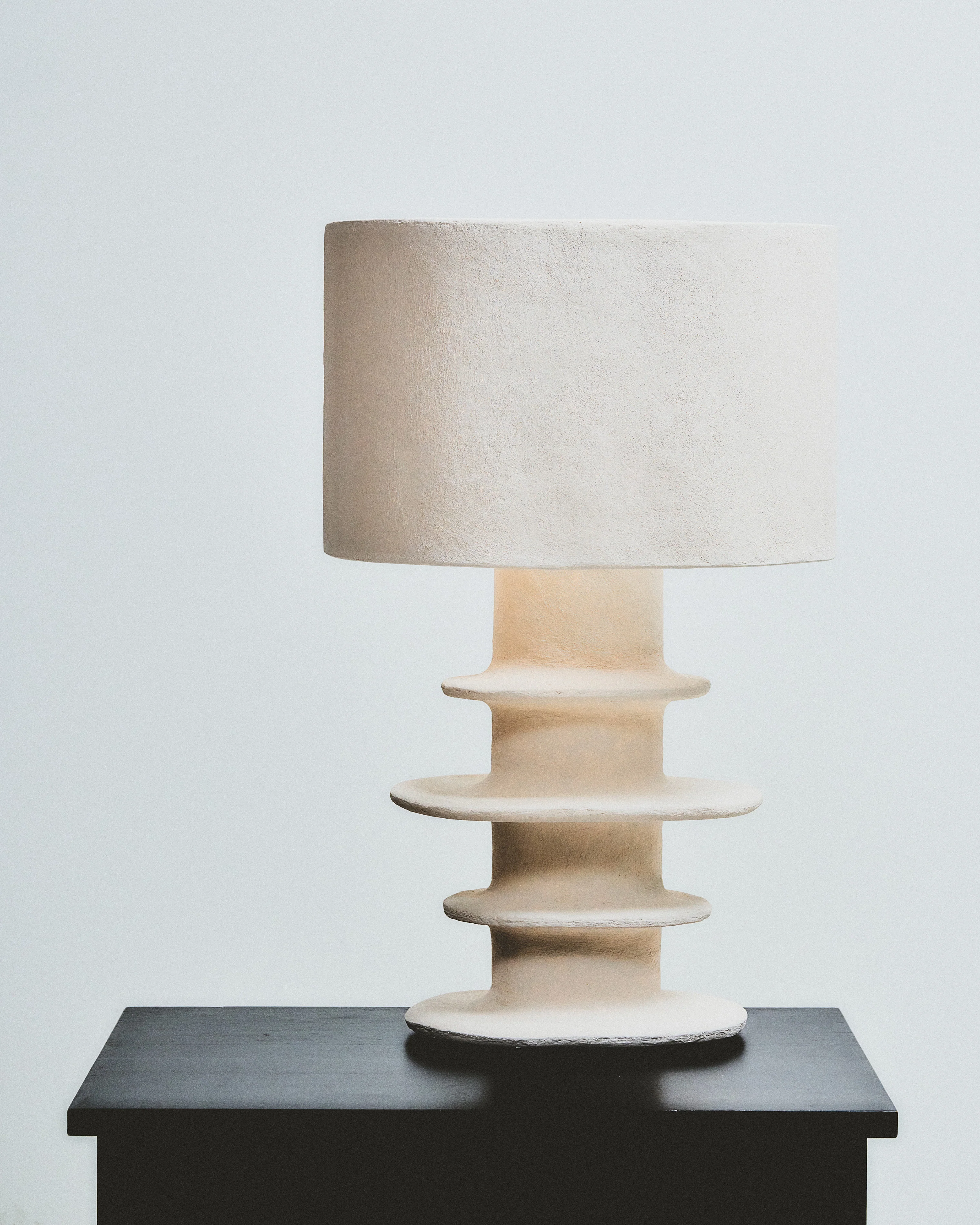 Table lamp white paper mache geometrical Earth - Image 4
